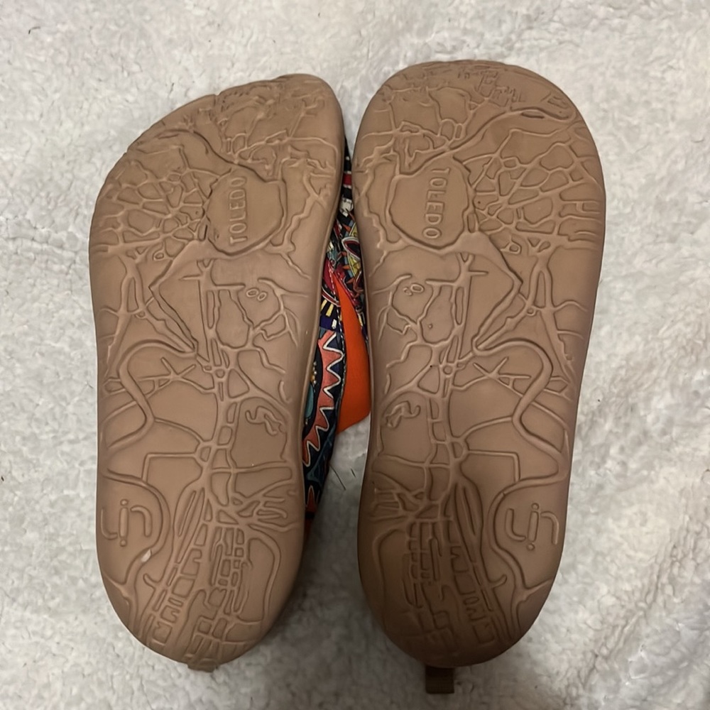 Flower slip ons - Picture 2 of 2